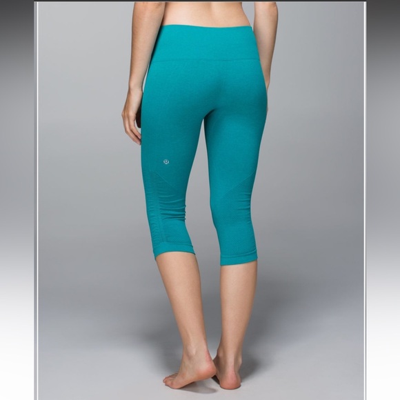 EUC LULULEMON In The Flow Crop II Heathered Real Teal Leggings - Picture 2 of 14